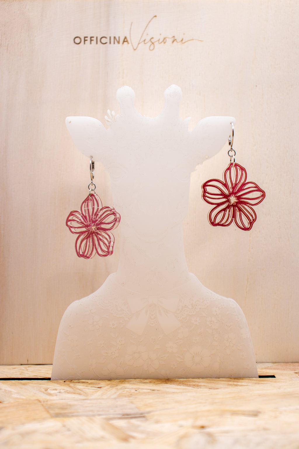 GEOMETRIC FLOWER - Orecchini pendenti a fiore traforato in plexiglass e acciaio inossidabile