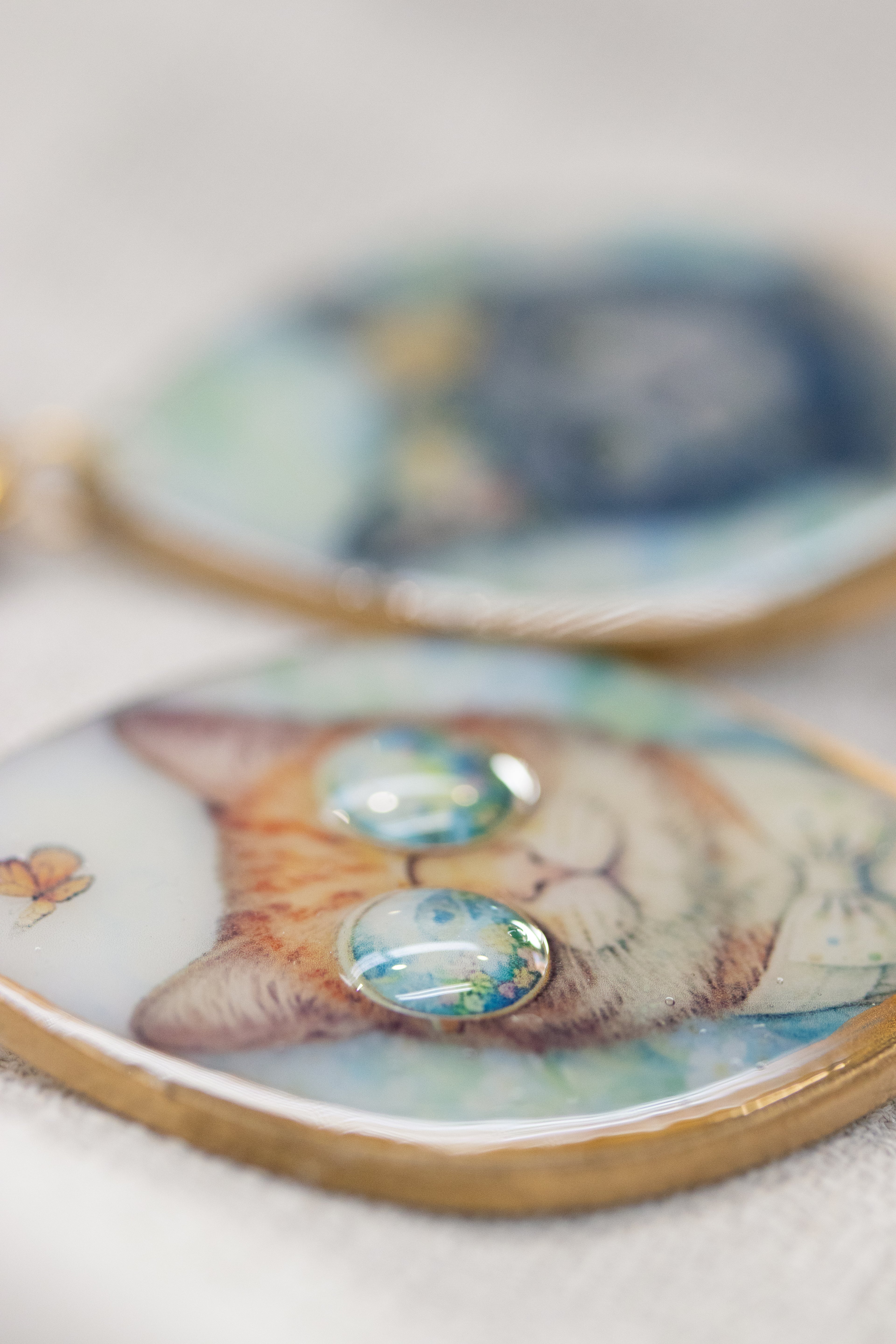 CATS FLOWER - Orecchini gatti in plexiglass e acciaio color oro