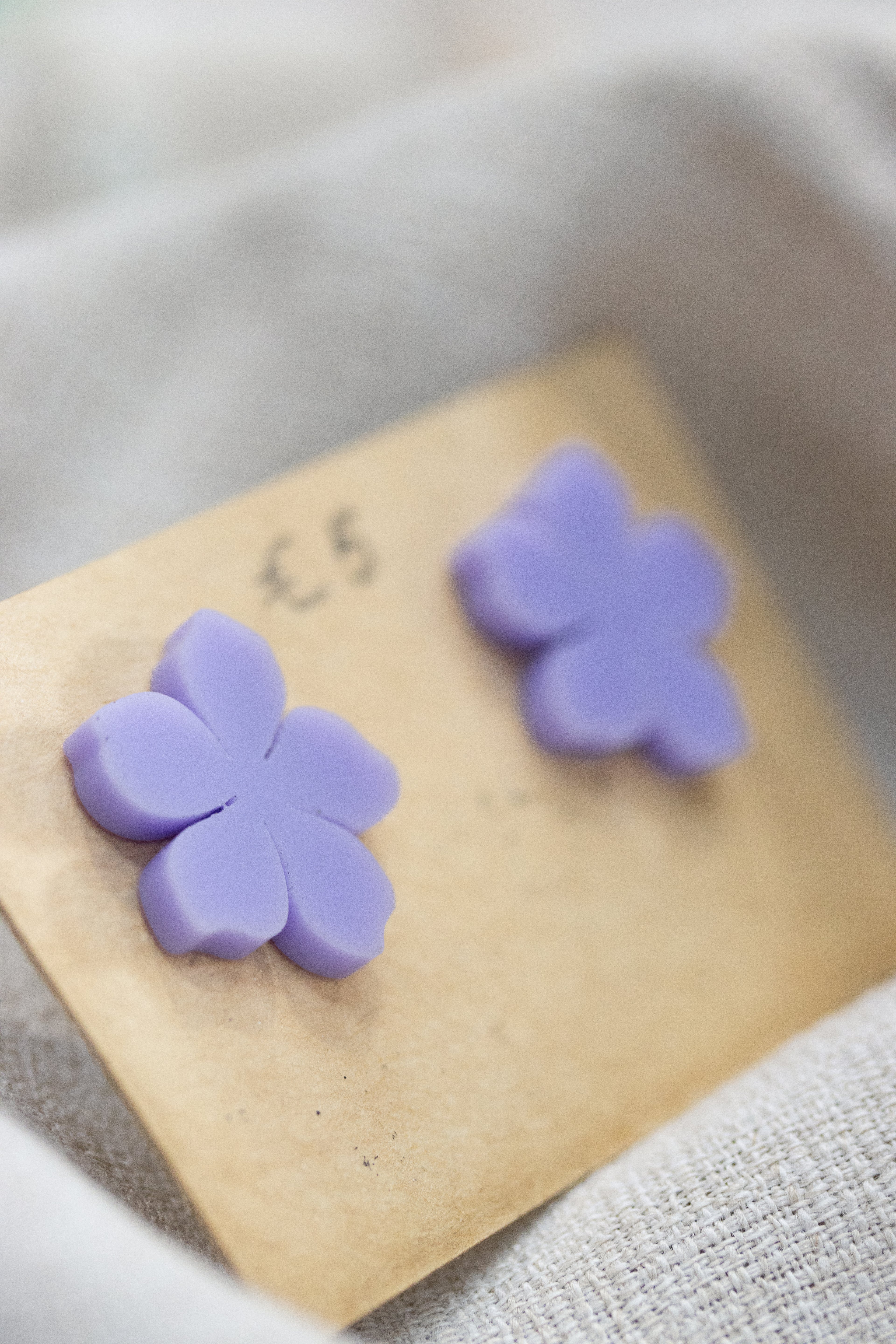 MINI FLOWER POP - Orecchini Fiorellino in Plexiglass color con accessorio in acciaio inossidabile