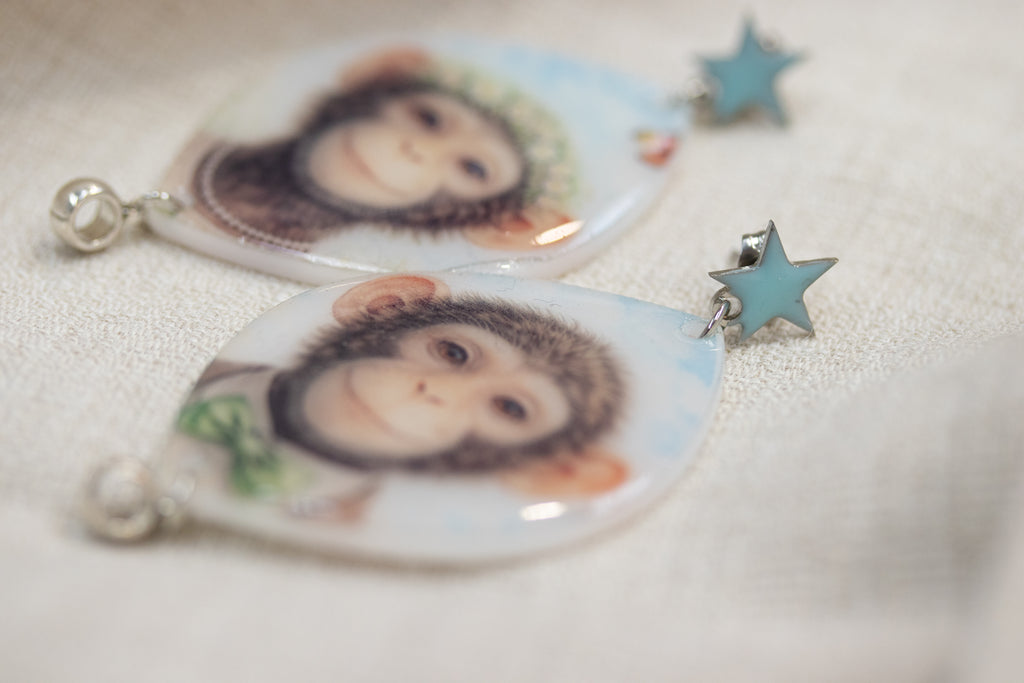 STAR MONKEY - Orecchini Scimmia in Plexiglass con stella in Acciaio argento