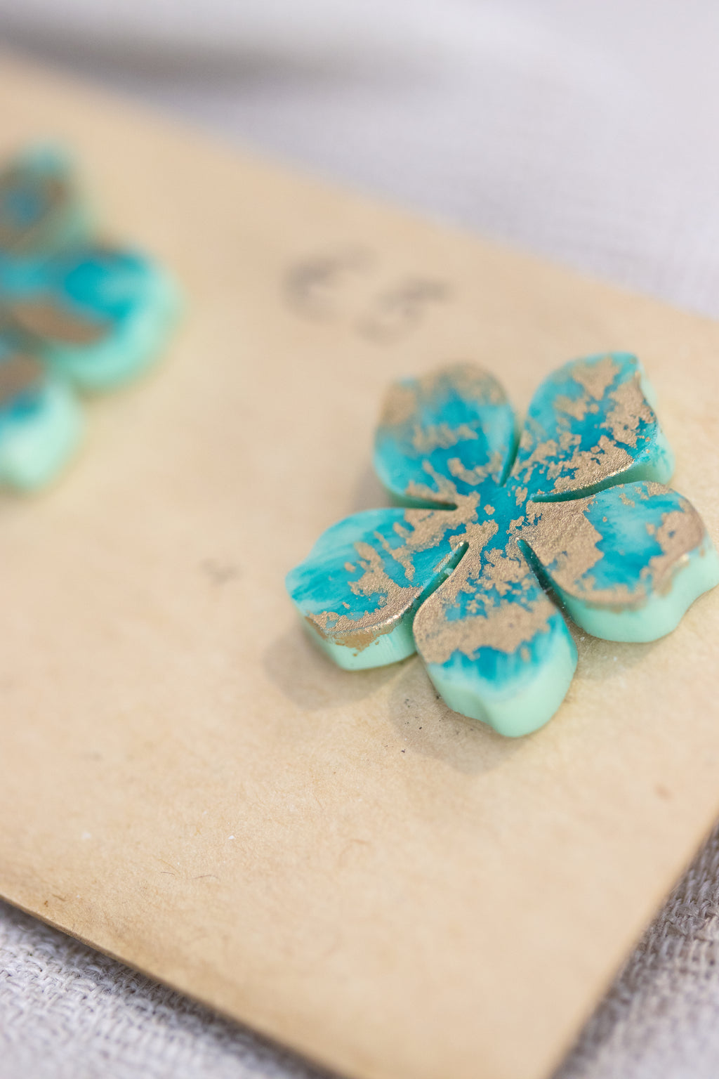MINI FLOWER GOLD - Orecchini Fiorellino in Plexiglass tiffany e oro con accessorio in acciaio inossidabile