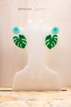 MONSTERA - Orecchini a lobo foglia di Monstera in plexiglass e acciaio inossidabile