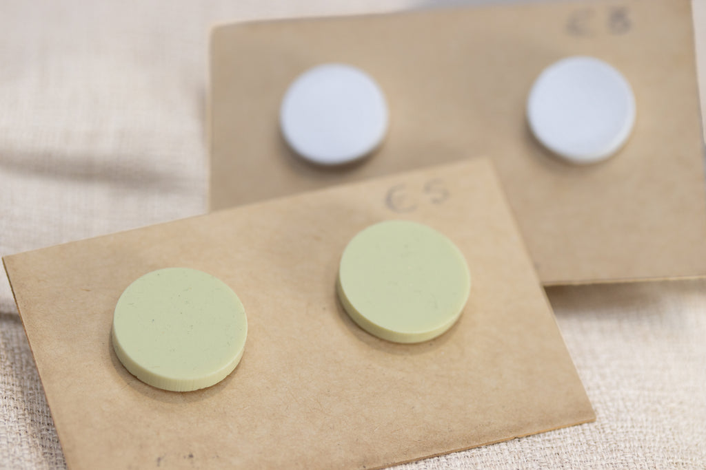 MINI DOT POP - Orecchini tondi in Plexiglass con gancio in acciaio inossidabile