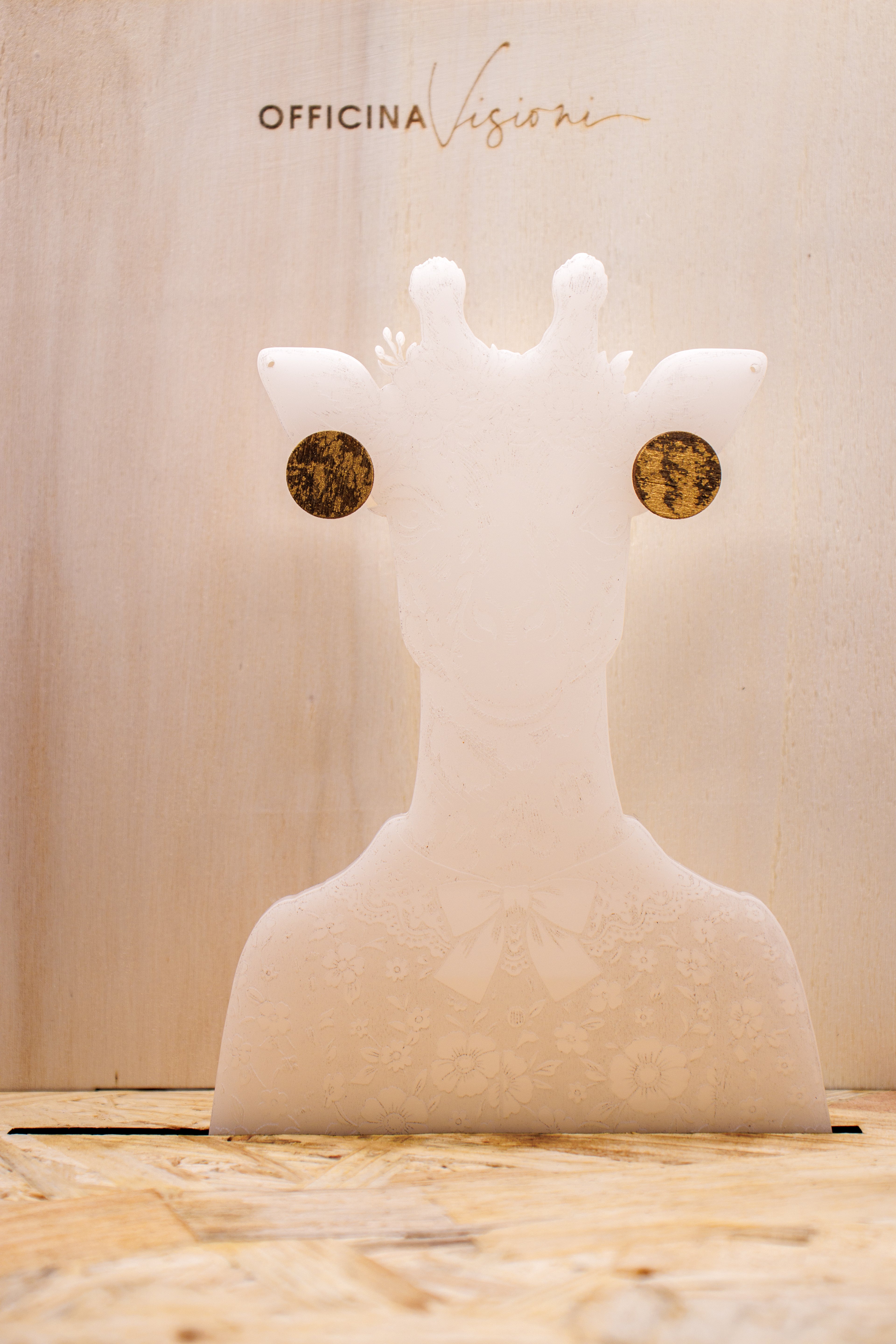 WOOD DOT - Orecchini a lobo tondi in legno e oro con gancio in acciaio inossidabile