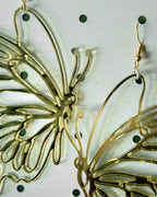 Orecchini farfalla in plexiglass oro specchiato con retro grigio e gancio in argento 925 placcato oro
